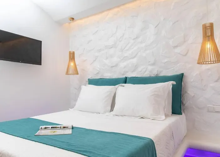 Arktos Luxury * Naxos City